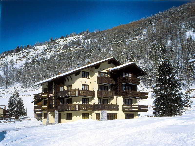 Hotel Baergsunnu Саас-Грунд Экстерьер фото